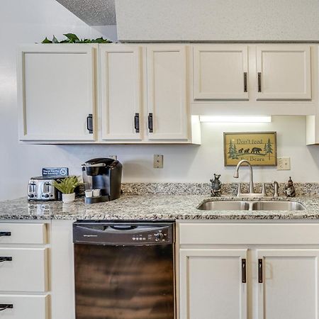 Downtown Gatlinburg Condo With Mountain-View Balcony Exterior foto
