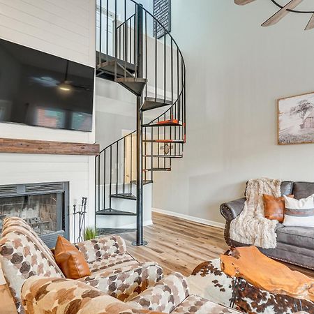 Downtown Gatlinburg Condo With Mountain-View Balcony Exterior foto