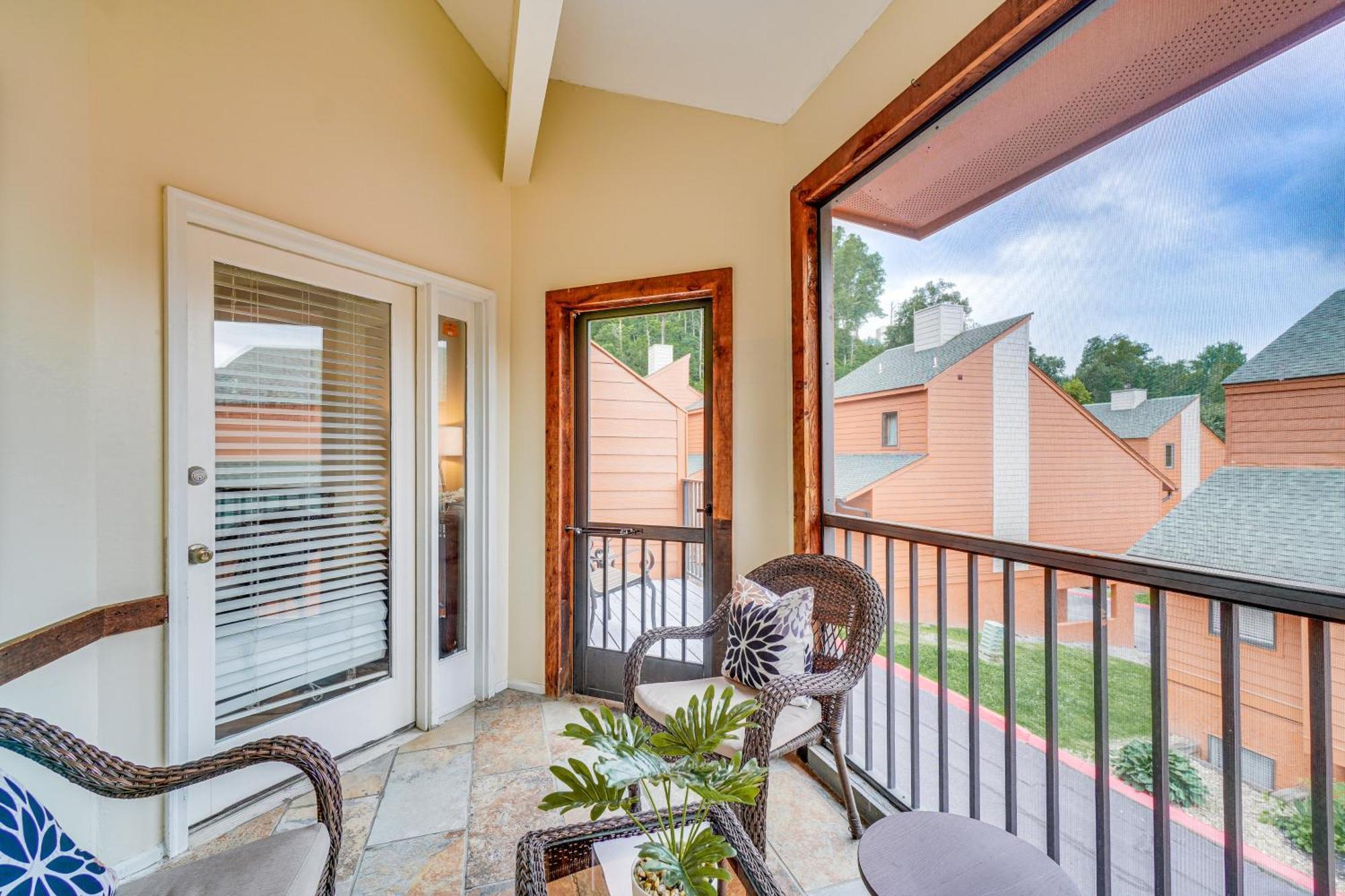 Downtown Gatlinburg Condo With Mountain-View Balcony Exterior foto